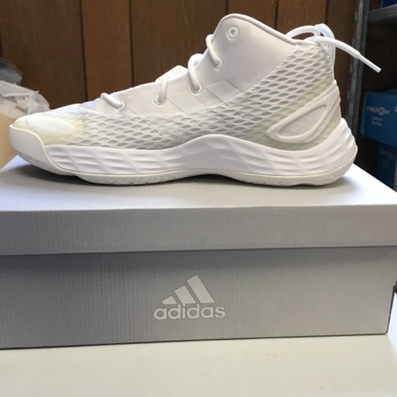 Size 9 White Adidas Exhibit A Mid basketball shoes main image 5
